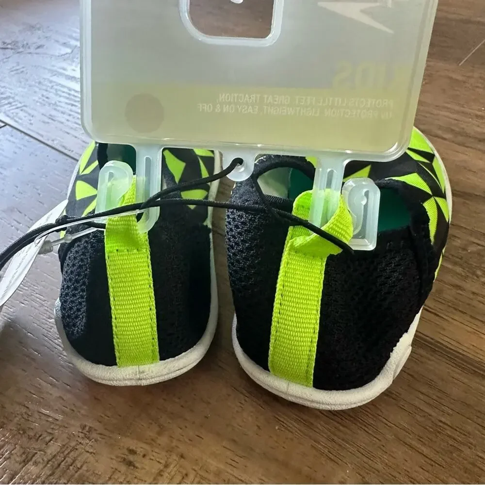 Speedo Kids Geometric Black and Green Water Shoes, Surfwalker, NWT, Size M (7/8)